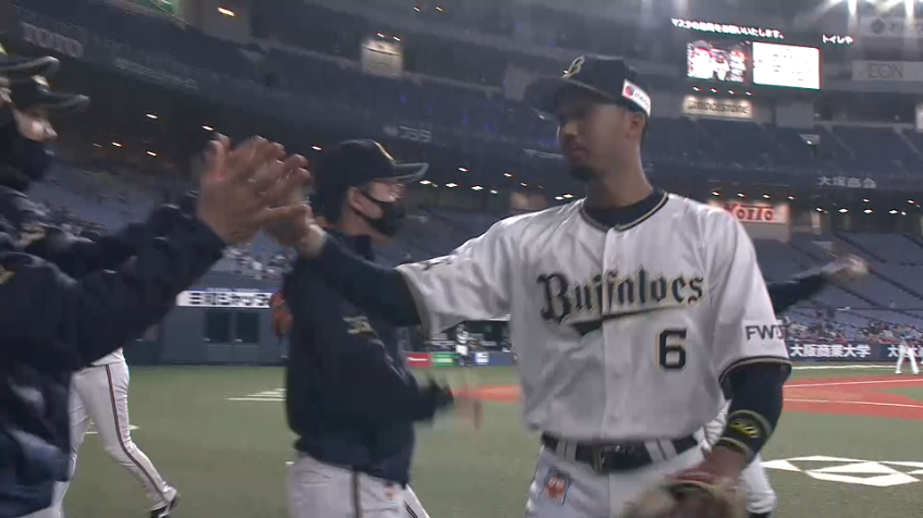 2回表・B宗 3塁線の打球を逆シングルで捌く好プレイ!!