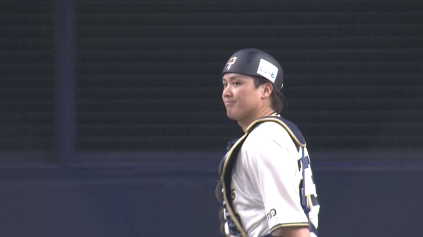 5回表・B伏見 正確な送球で俊足のL若林を盗塁阻止!!