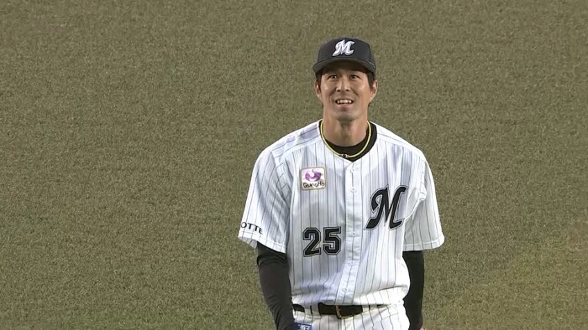 2回表・M岡 スライディングキャッチで好捕!! 思わず笑みがこぼれる!!