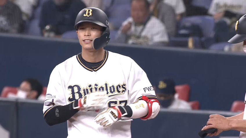 2回裏・B中川圭 高めの球をうまく打ち、7試合連続出塁!!