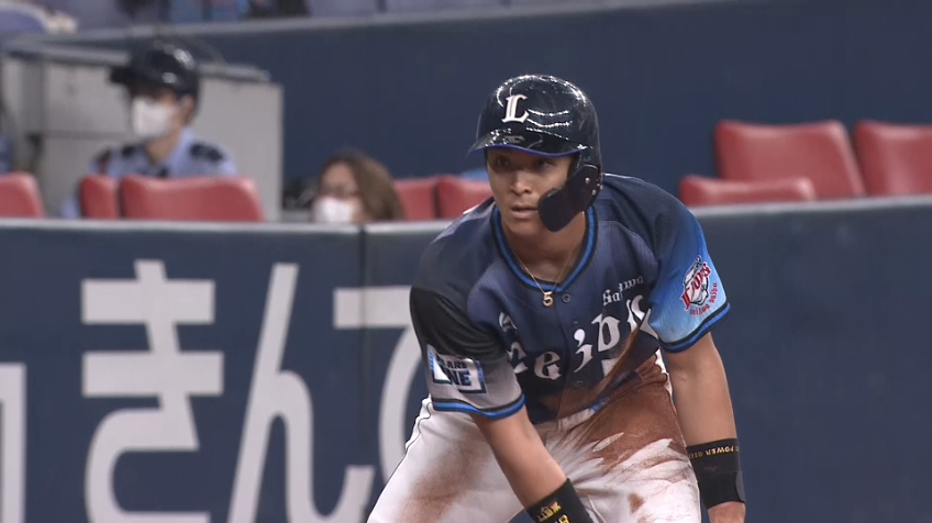 3回表・L山田 好守備に続いて3ベースヒットを放ち、大活躍を見せる!!