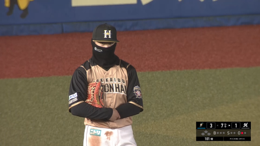 7回裏・F西川 フェンス激突のナイスキャッチ!!