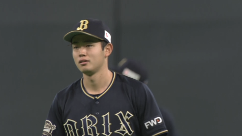 6回裏・B太田 ハーフライナーを捕球した後、素早く一塁へ送球しゲッツーを完成させる‼