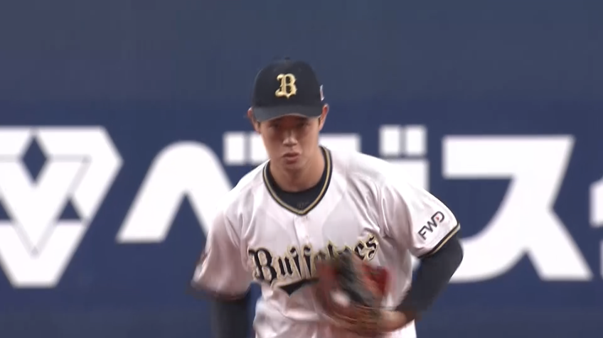 2回表・B太田 ライナー性の打球をダイビングキャッチ!!