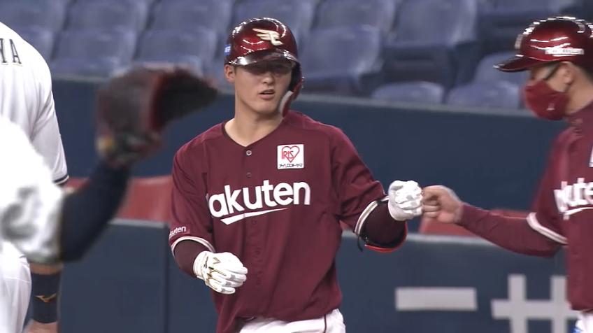 6回表・E太田 一二塁間を抜ける技ありヒット!!