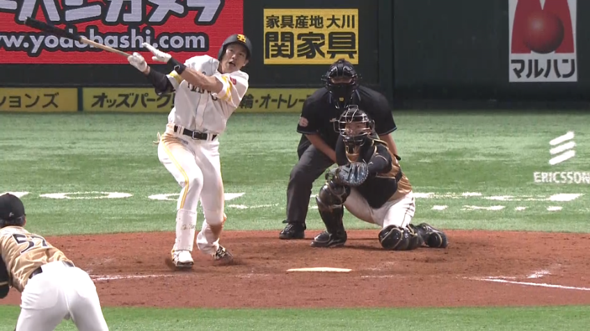 9回裏・H柳田 1点差に迫るライトスタンドへのソロホームラン!!