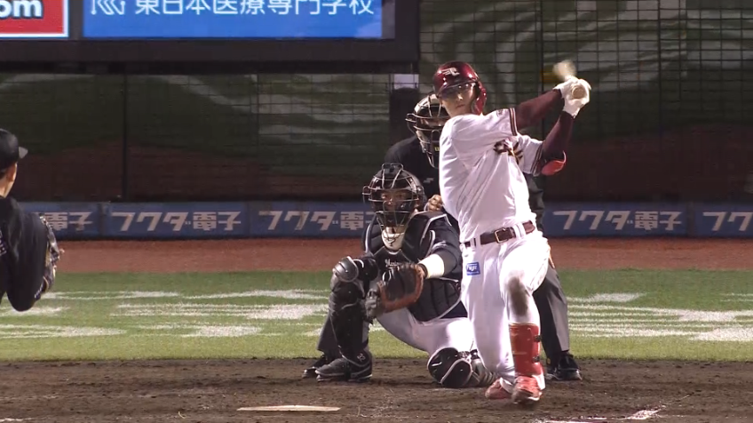 4回裏・E太田 ワンバウンドでフェンスを越えるエンタイトル2ベースで1点追加!!