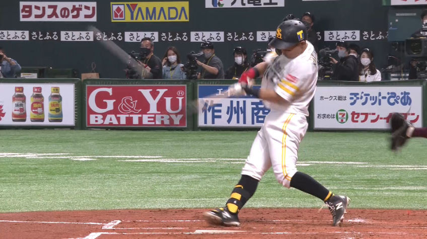 2回裏・H中村晃 ライトスタンドへの同点ホームラン!!