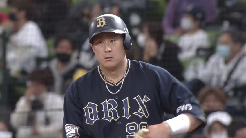 6回表・B杉本 低めのボールを巧みに拾ってセンター前へのタイムリーヒットを放つ!!