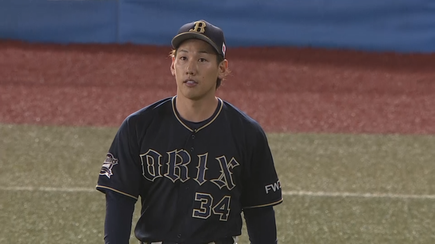 8回裏・B吉田正 レフトの前に落ちそうな打球をスライディングキャッチ!!