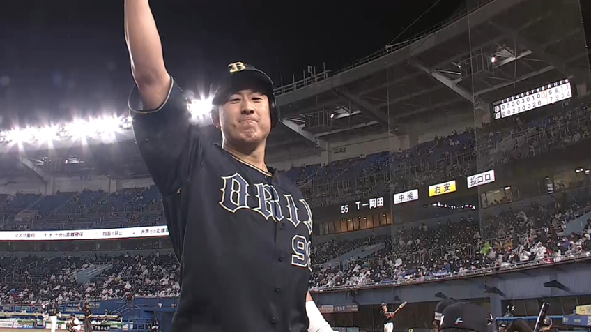 9回表・B杉本 左中間スタンドに飛び込む本日2本目のホームラン!!