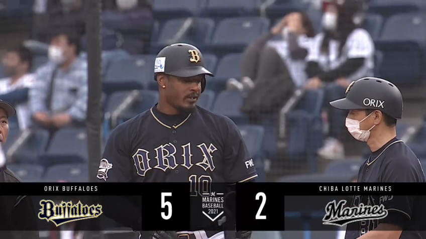 9回表・Bジョーンズ 代打で3点差に広げるタイムリーヒットを放つ!!