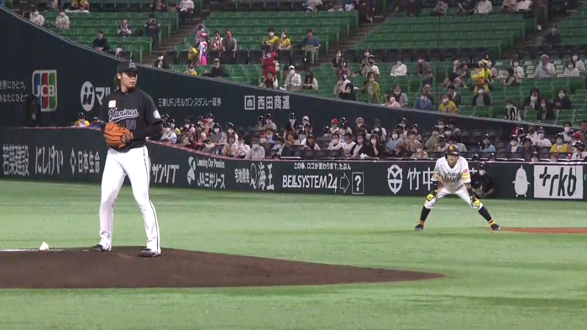 1回裏・H周東 さすがの俊足で悠々と盗塁を決める!!