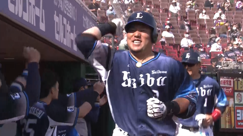 4回表・L山川 右中間へ先制2ランホームラン!!