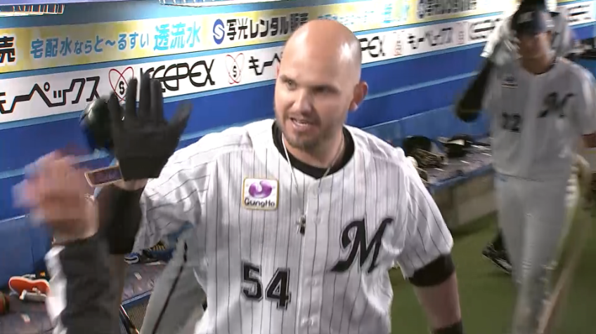 9回裏・Mレアード 土壇場で追いついた!! 同点の2ランホームラン!!