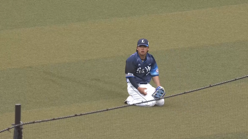 6回裏・L愛斗 ライト線のライナーをダイビングキャッチ!!