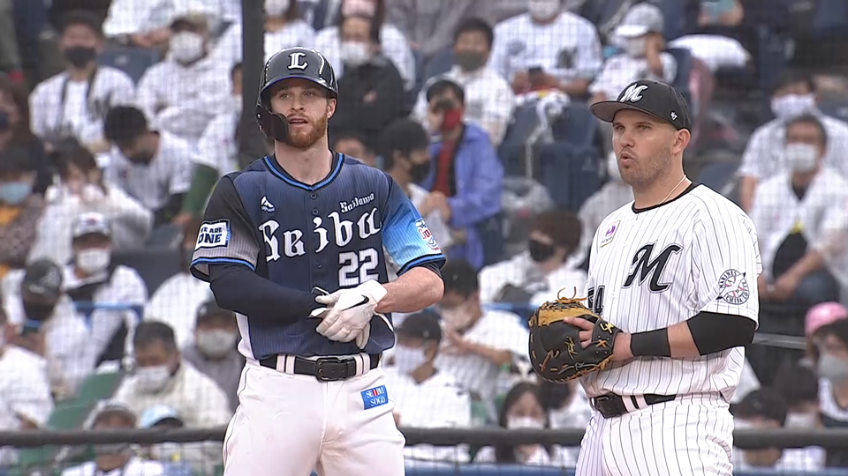 8回表・Lスパンジェンバーグ ライトへ同点タイムリーヒットを放つ‼