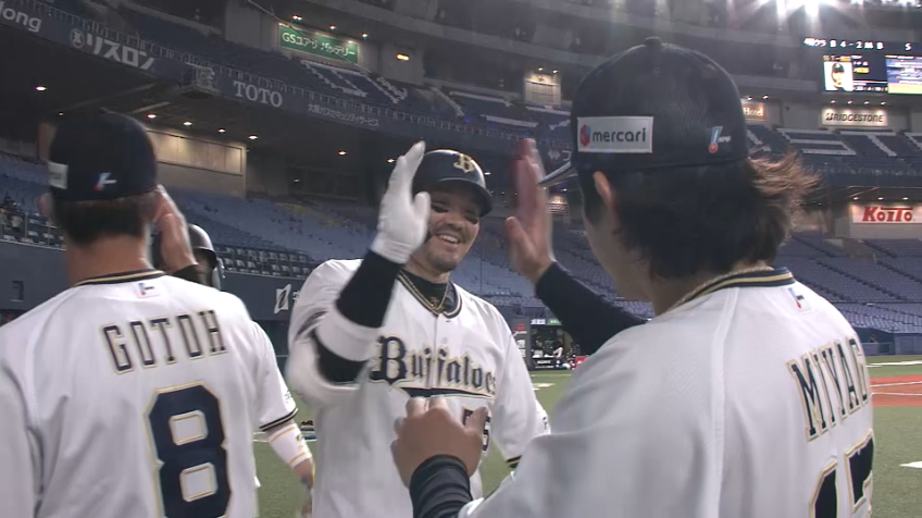 4回裏・B T-岡田 右中間に勝ち越し2ランホームランを叩き込んだ!!