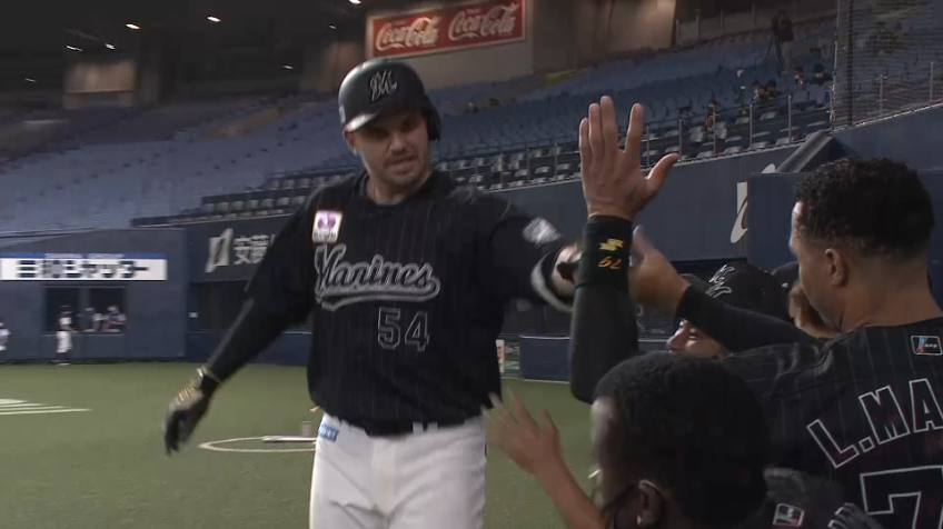 5回表・Mレアード センター方向へ第8号ホームランを放つ!!