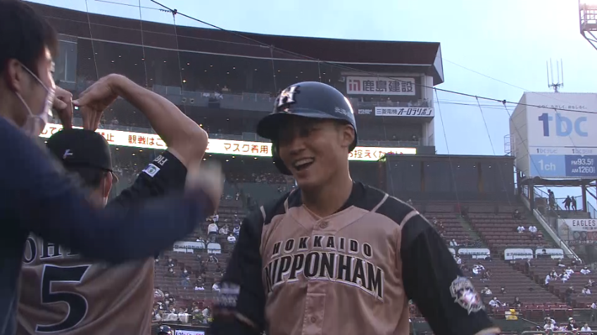 2回表・F王 今季第3号は先制のソロホームラン!!