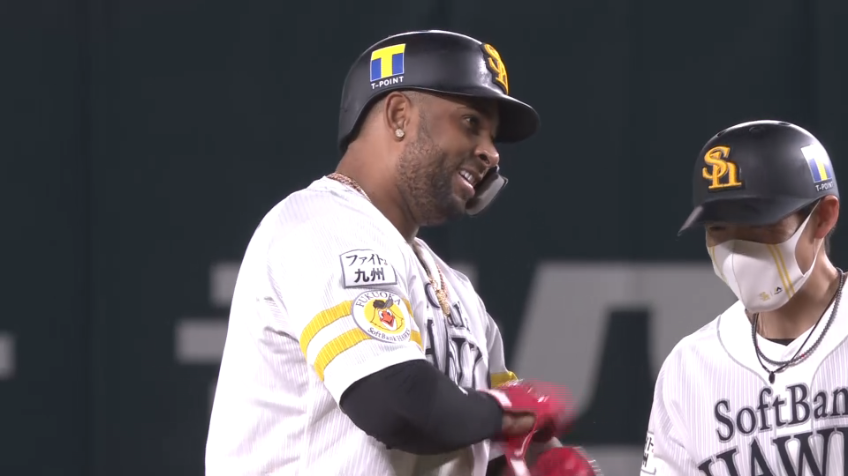 6回裏・Hバレンティン フェンス直撃のタイムリー2ベース!!