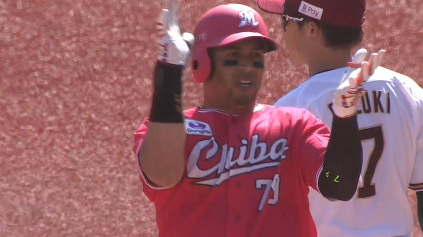 3回裏・Mマーティン 低めの変化球を上手く拾って同点に追いつくタイムリーヒットを放つ!!