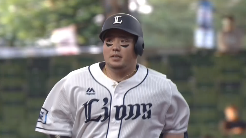2回裏・L山川 バックスクリーンへの第5号先制ホームラン!!