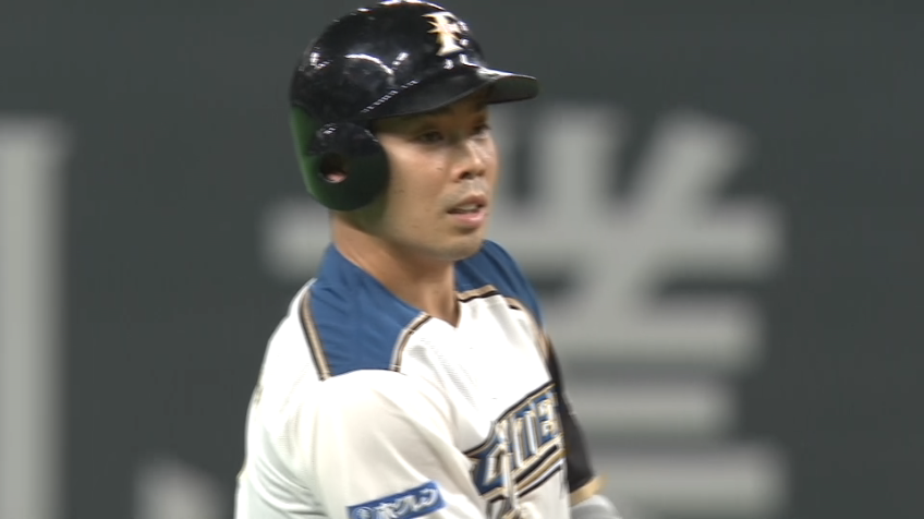 4回裏・F近藤 センターの頭を越えるタイムリー2ベースヒットで1点を返す!!