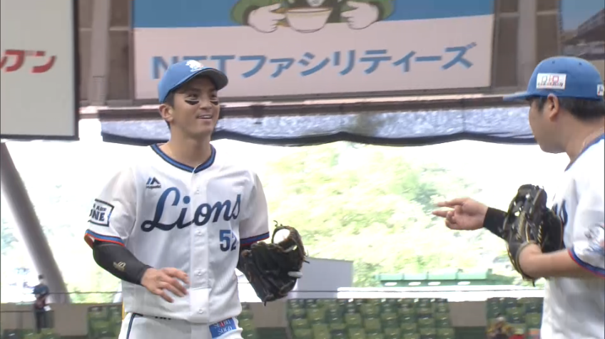 4回表・L山田 一打勝ち越しの場面でダイビングキャッチ!!