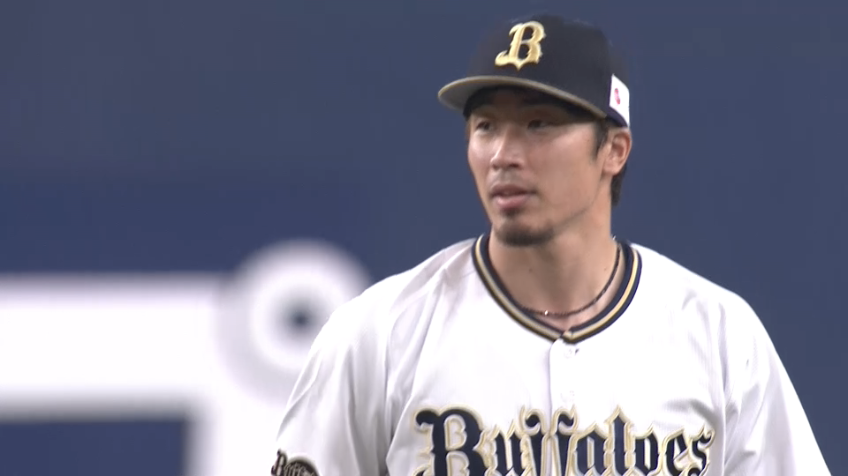 6回表・B安達 内野の深い位置から正確な送球でアウトを奪う!!