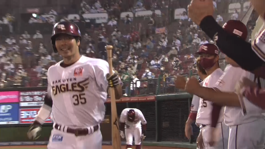 4回裏・E島内 これぞ4番の一振り!! 同点のソロホームラン!!