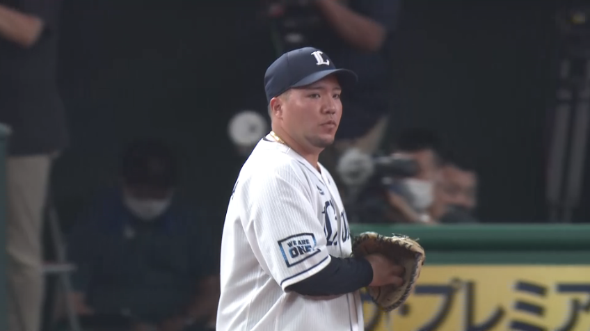 2回表・L山川 ファウルフライをナイスキャッチ!!