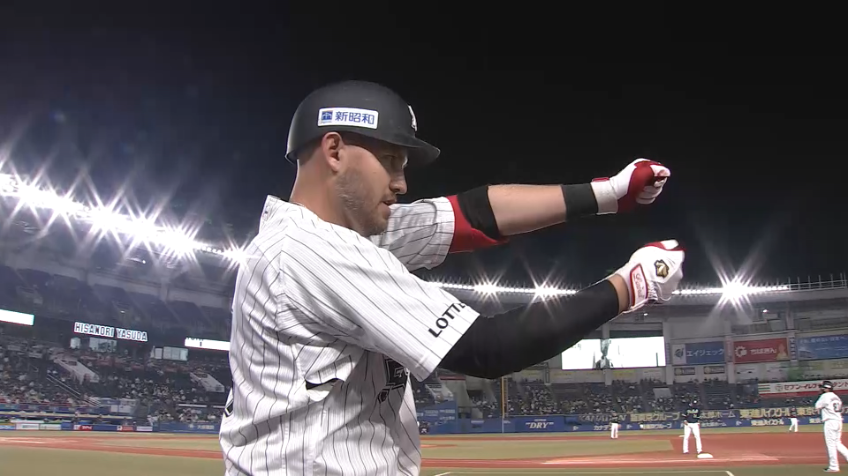 8回裏・Mレアード 勝ち越しのホームランを放つ!!