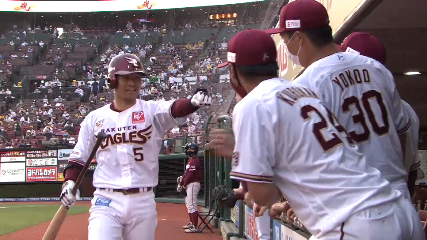 2回裏・E茂木 初球を見事捉え、ライトスタンドに第10号ソロホームランを放つ!!