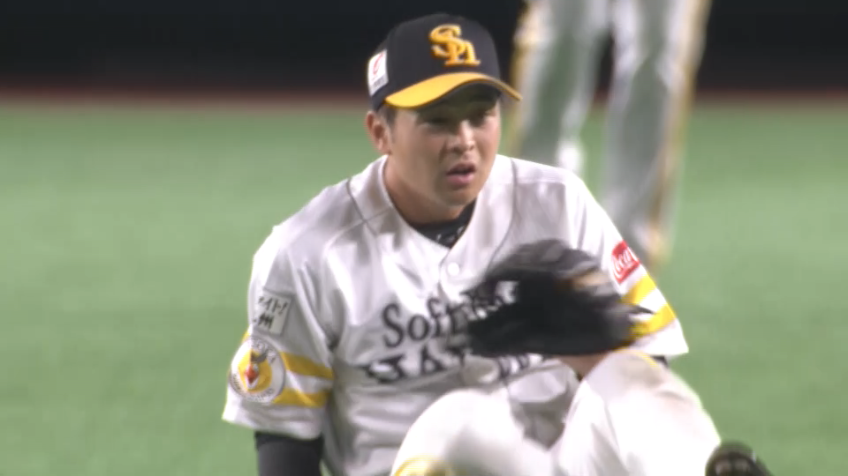 5回表・H川瀬 ヒットコースの打球を完璧に捌く職人技で魅せる!!