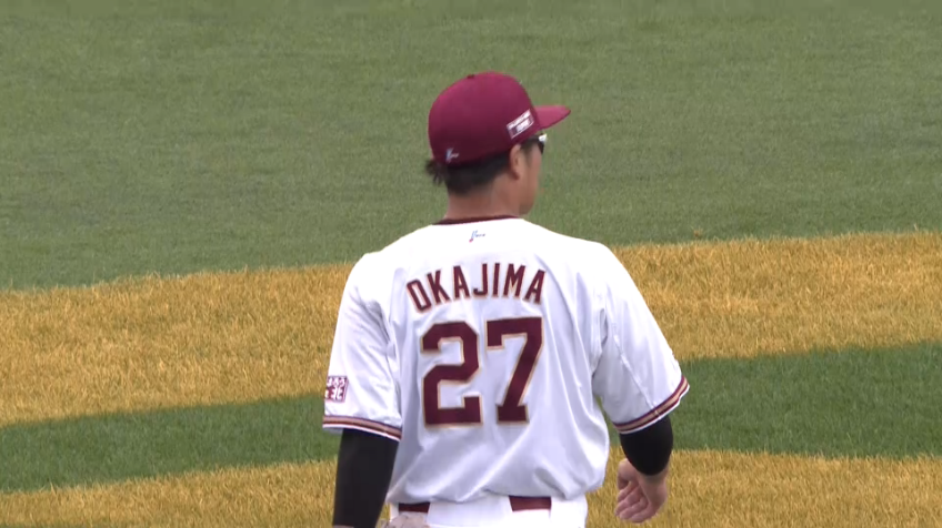 8回表・E岡島 見事なジャンピングキャッチ!!