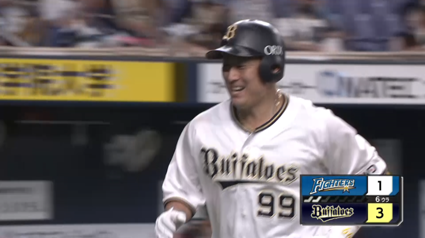 6回裏・B杉本   本日チーム3本目!! レフトスタンドに第15号ソロホームランを放つ!!