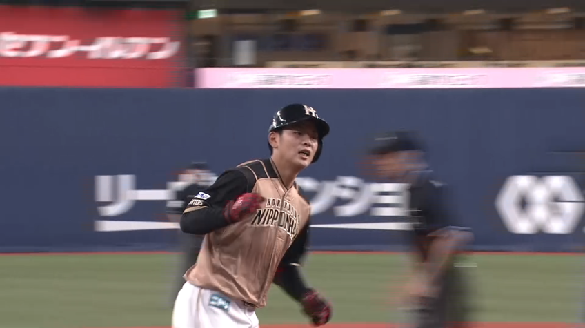 4回表・F野村 レフトスタンドへ今季第1号となるソロホームランを放つ!!
