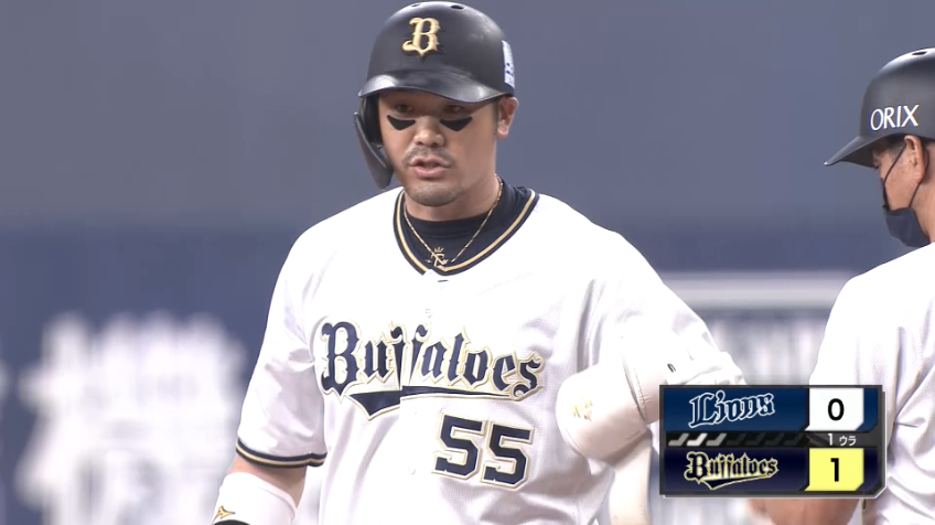 1回裏・B T-岡田 ライトへのタイムリーで先制!!