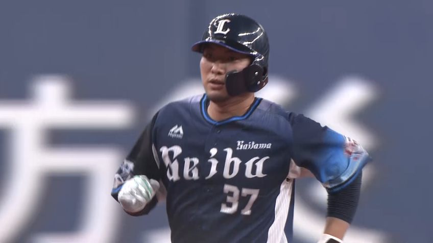 3回表・L柘植 レフトスタンド上段への逆転2ラン!!