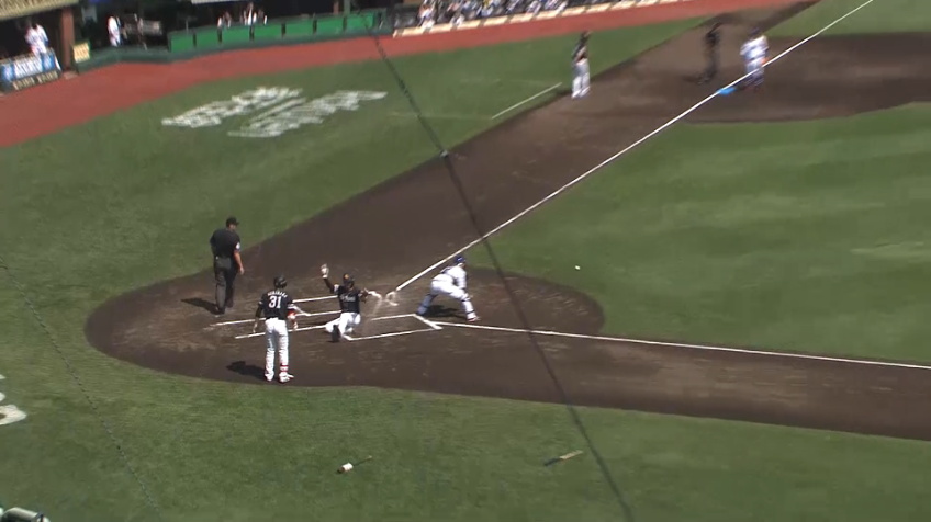 1回表・H佐藤直 柳田のヒットで好走塁を見せて先制のホームを踏む!!