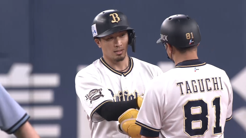 2回裏・B安達 大きな先制のタイムリー2ベース!!