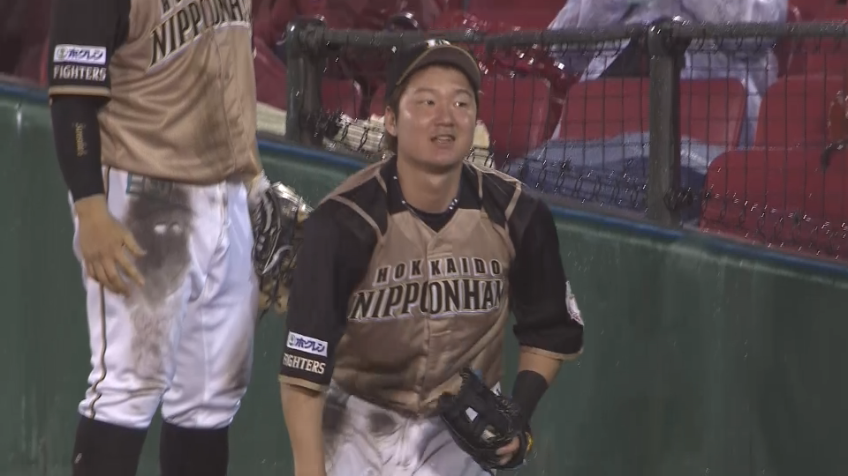 4回裏・F渡邉 ファールフライをスライディングキャッチ!!