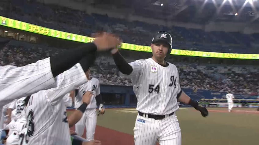 4回裏・Mレアード レフトスタンドへ3ランホームランを放ち逆転!!