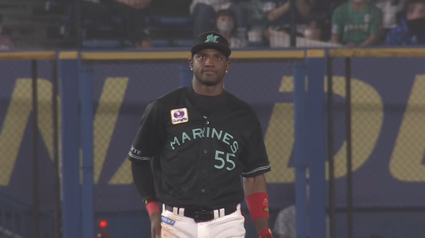 9回表・Mエチェバリア 逆シングルで華麗に捌くファインプレー!!