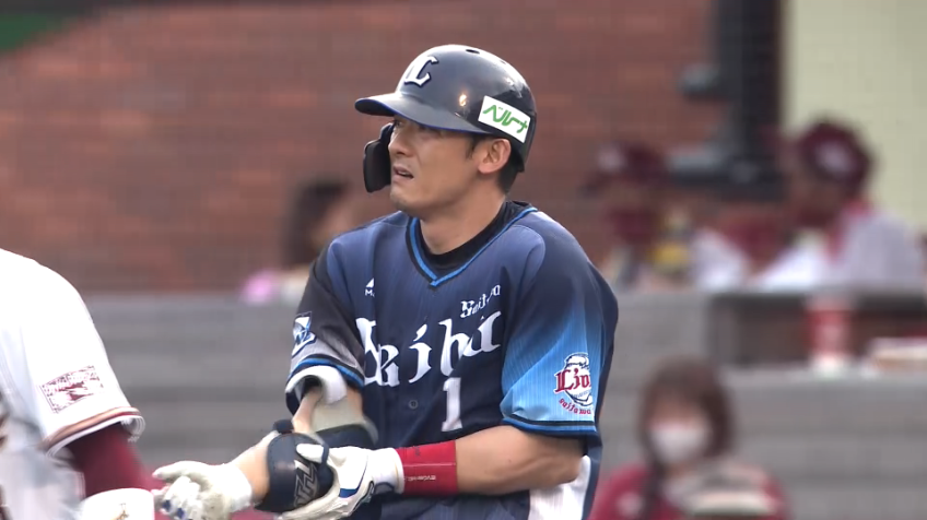 3回表・L栗山 低めの球を上手く拾ってセンターへのヒット!!