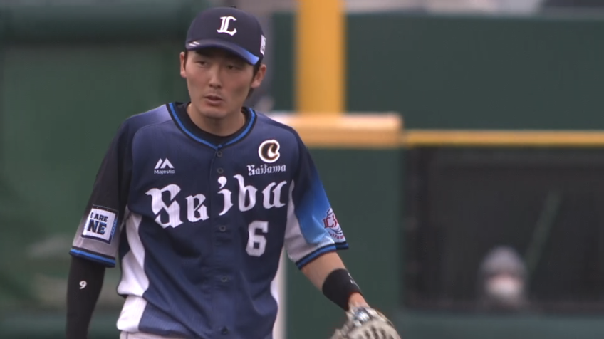 4回裏・L源田 三遊間の打球を逆シングルで捌く!!