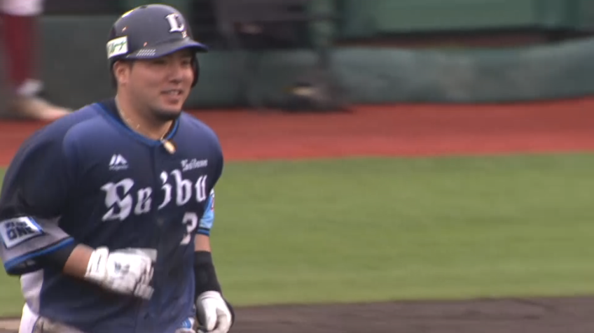 5回表・L山川 左中間スタンドへの勝ち越し2ランホームラン!!