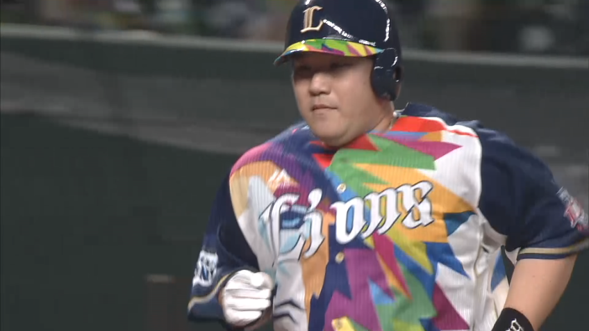 5回裏・L中村 点差を縮める3ランホームラン!!