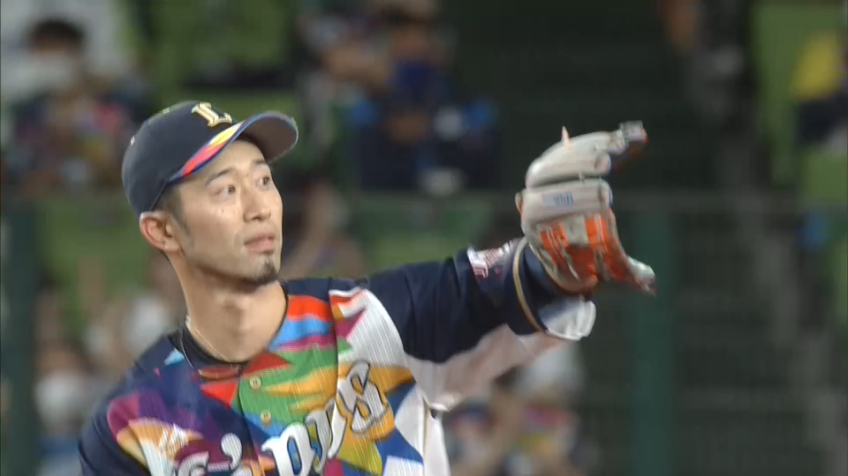 3回表・L外崎 センター前には抜かせない!! 好守を見せる!!